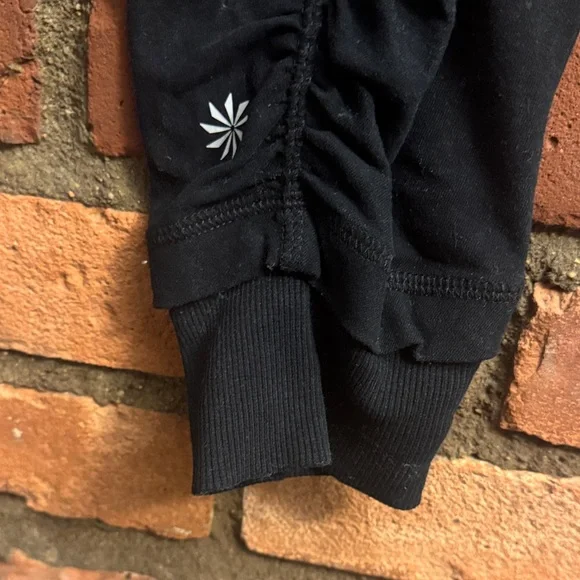 Organic Cotton Athleta Black Cropped Leggings y2k - Picture 2 of 6